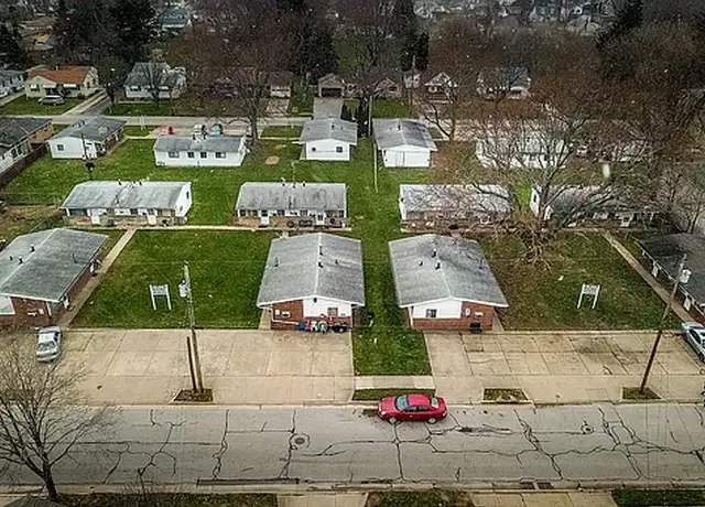 Photo of 520 High Grove Blvd, Akron, OH 44312