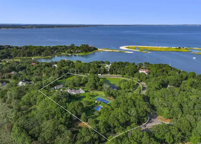 Property at 174 Red Creek Rd, Hampton Bays, NY, 11946, 3 beds, 1 bath, [object Object]
