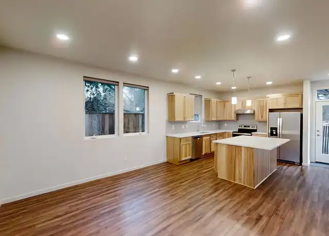Property at 4023 SE Gladstone St, Portland, OR, 97202, 3 beds, 2.5 baths, [object Object]