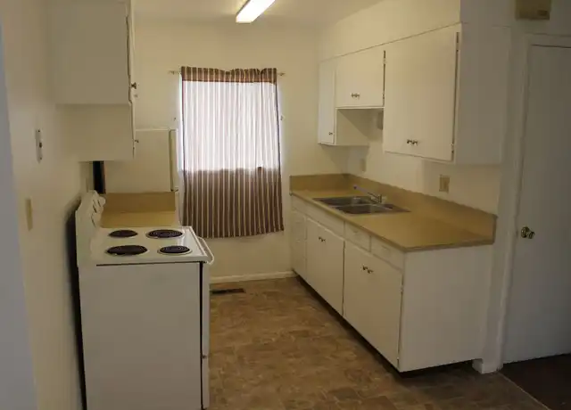 Property at 254 E 200 S, Bountiful, UT, 84010, 2 beds, 1 bath, [object Object]