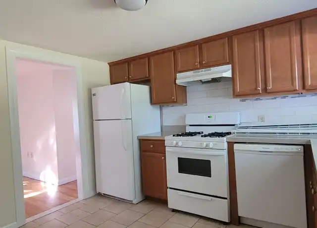Property at 47 Manzella Ct, Rockland, MA, 02370, 2 beds, 1 bath, [object Object]