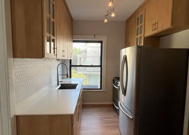 Property at 617 W Cornelia Ave #2, Chicago, IL, 60657, 3 beds, 1 bath, [object Object]