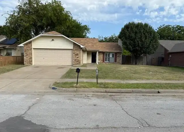 Property at 2209 Overbrook Dr, Arlington, TX, 76014, 3 beds, 2 baths, [object Object]