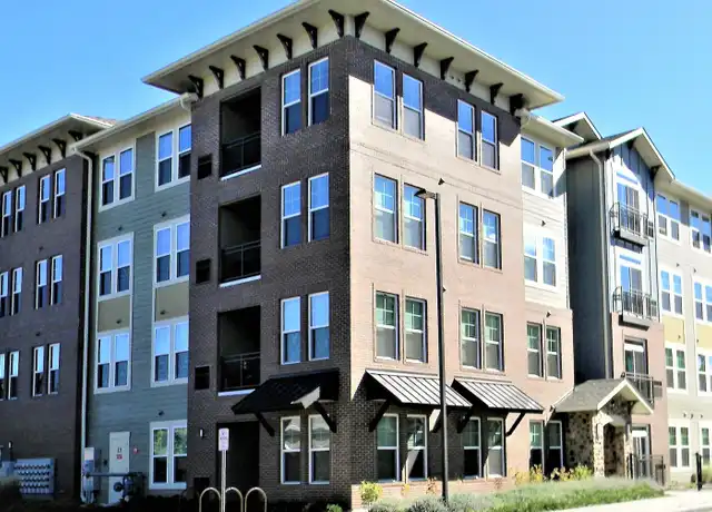 Property at 670 E Algonquin Rd Unit 4401, Schaumburg, IL, 60173, 2 beds, 2 baths, [object Object]