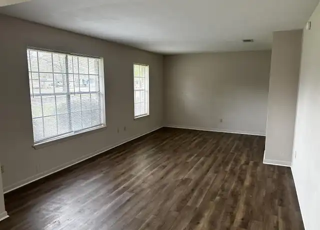Property at 128 Royal Ln, Commerce, TX, 75428, 3 beds, 2 baths, [object Object]