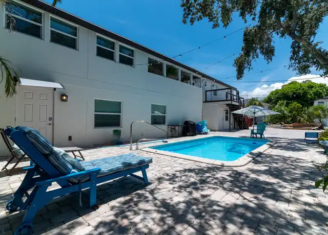 Property at 166 17th Ave SE Unit 166 1/2 Down A, St. Petersburg, FL, 33701, 1 bed, 1 bath, [object Object]
