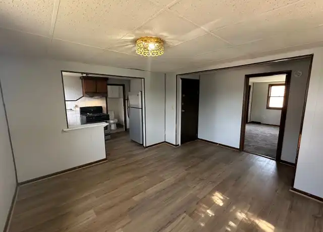 Property at 1217 W 3rd St Apt 3, Sioux City, IA, 51103, 1 bed, 1 bath, [object Object]