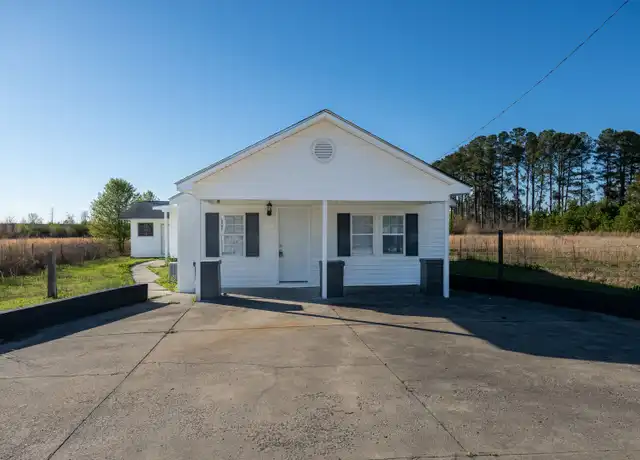 Property at 3250 Martin Luther King Jr Dr, Lumberton, NC, 28358, 3 beds, 2 baths, [object Object]