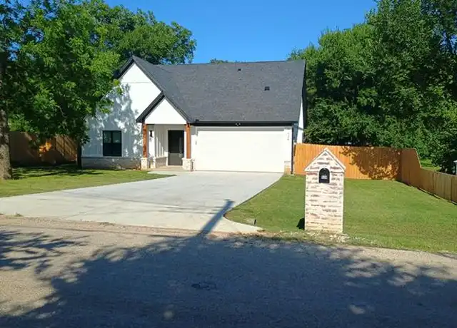 Property at 528 Pettit Dr, Newark, TX, 76071, 3 beds, 2 baths, [object Object]