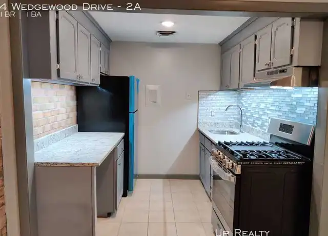 Property at 4 Wedgewood Dr Unit 2A, Bloomfield, CT, 06002, 1 bed, 1 bath, [object Object]