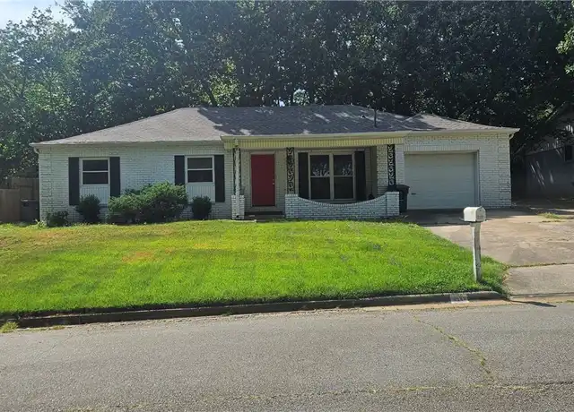 Property at 2117 N Briarwood Ave, Fayetteville, AR, 72703, 3 beds, 2 baths, [object Object]
