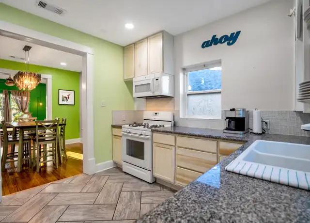 Property at 1318 11th St, Galveston, TX, 77550, 2 beds, 1 bath, [object Object]