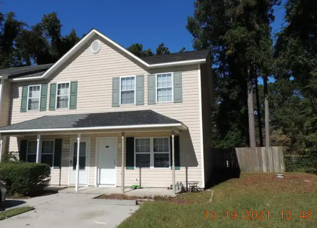 Property at 100 Pisgah Ct, Jacksonville, NC, 28546, 2 beds, 2.5 baths, [object Object]