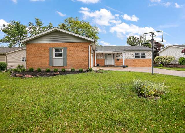 Photo of 911 Cherokee Dr, Darien, IL 60561