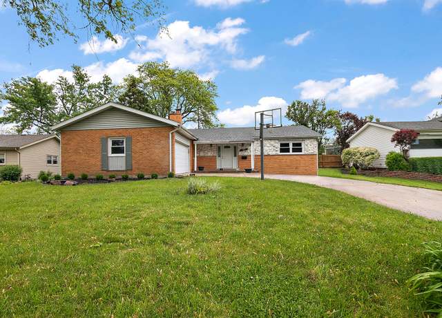 Photo of 911 Cherokee Dr, Darien, IL 60561