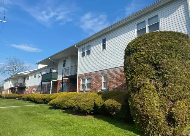 Property at 135 W Franklin St Unit 135F-7, Topton, PA, 19562, 1 bed, 1 bath, [object Object]