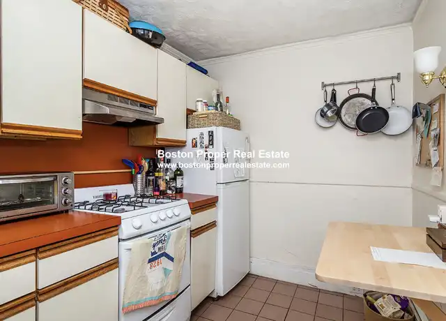 Property at 94 W Cedar St Unit 2K, Boston, MA, 02114, 1 bed, 1 bath, [object Object]