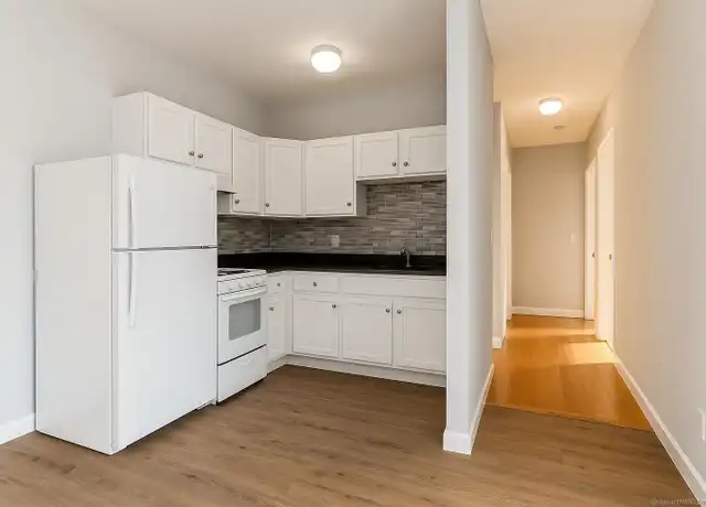 Property at 1057 Main St Unit 3, Bridgeport, CT, 06604, 2 beds, 1 bath, [object Object]