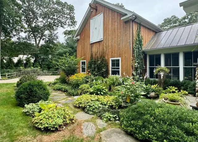Property at 2 Great Oak Way, East Hampton, NY, 11937, 5 beds, 6 baths, [object Object]