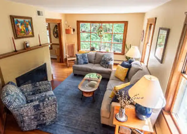 Property at 82 Prairie Ave Unit 1, Auburndale, MA, 02466, 4 beds, 2.5 baths, [object Object]