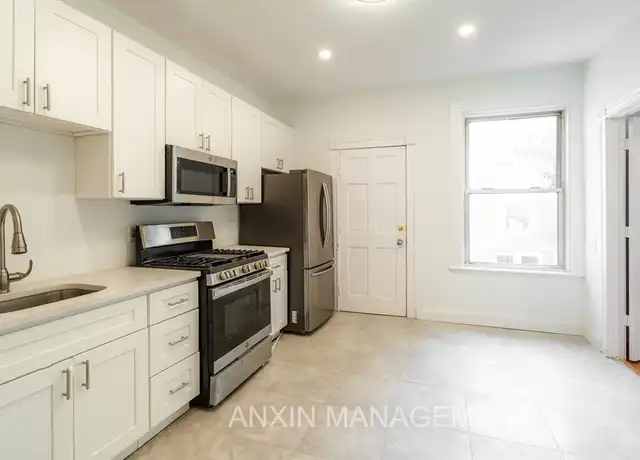 Property at 298 Brookline St #2, Cambridge, MA, 02139, 4 beds, 1 bath, [object Object]