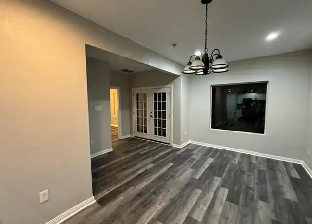 Property at 907 Walters Ln, Arlington, TX, 76012, 4 beds, 2 baths, [object Object]