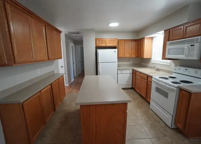 Property at 267 E 800 S, Layton, UT, 84041, 3 beds, 2 baths, [object Object]