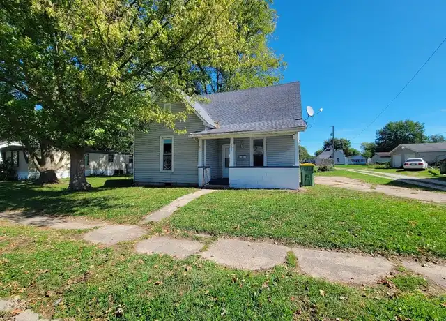 Property at 701 N Court St, Sullivan, IN, 47882, 2 beds, 1 bath, [object Object]