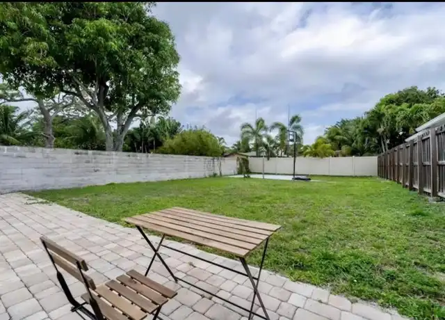 Property at 719 NE 38th St, Oakland Park, FL, 33334, 2 beds, 2 baths, [object Object]
