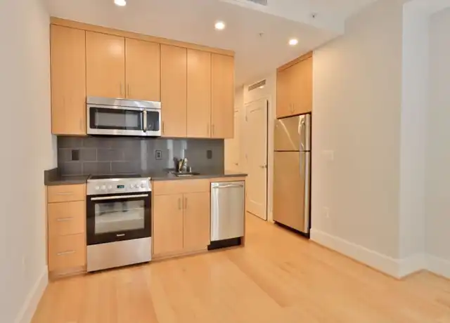 Property at 1355 17th St NW Unit 915, Washington, DC, 20036, 1 bed, 1 bath, [object Object]