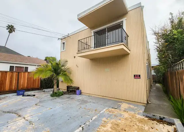 Property at 1528 Julia St Unit C, Berkeley, CA, 94703, 2 beds, 1 bath, [object Object]