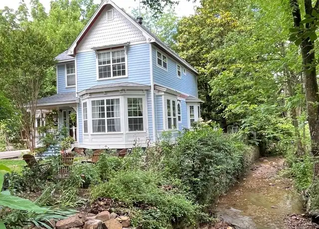 Property at 689 S Willow Ave, Fayetteville, AR, 72701, 3 beds, 2.5 baths, [object Object]