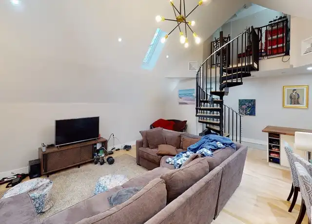 Property at 15 Lanark Rd Unit 4, Brighton, MA, 02135, 4 beds, 3 baths, [object Object]