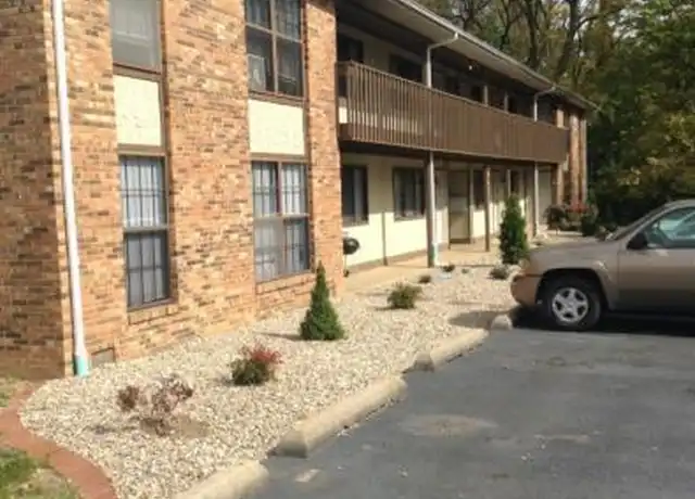 Property at 1045 Brookshire Ct Unit 7, Belleville, IL, 62221, 1 bed, 1 bath, [object Object]
