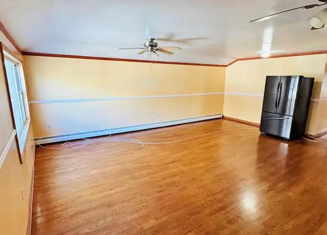 Property at 2448 Rockaway Fwy, Far Rockaway, NY, 11691, 3 beds, 2 baths, [object Object]