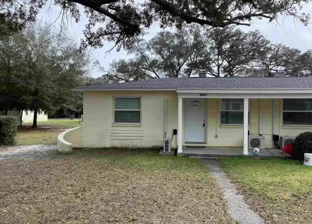 Property at 104a Ellis Dr Unit B, Pensacola, FL, 32507, 2 beds, 1 bath, [object Object]