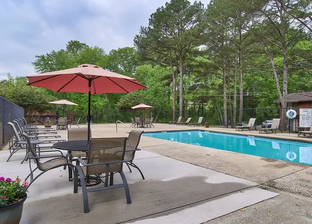 Photo of 810 Windy Hill Rd SE, Smyrna, GA 30080