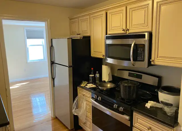 Property at 89 Spring St Unit 1, Cambridge, MA, 02141, 3 beds, 2 baths, [object Object]