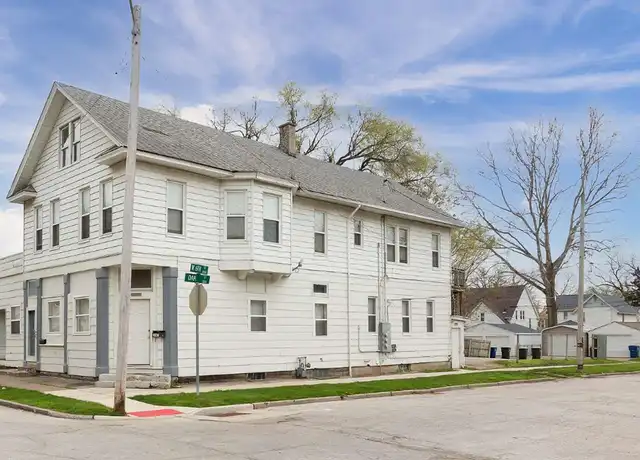 Property at 2047 W 6th St Unit 1, Davenport, IA, 52802, 3 beds, 1 bath, [object Object]