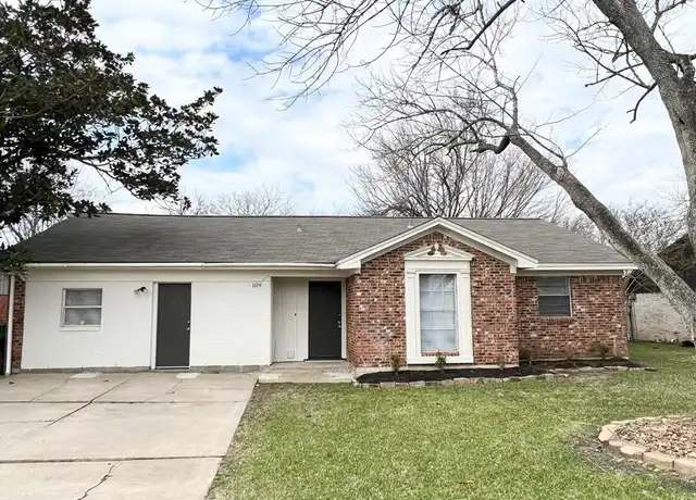 Property at 109 Houston St, Angleton, TX, 77515, 3 beds, 2 baths, [object Object]