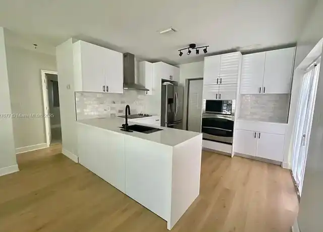 Property at 11820 SW 188th St, Miami, FL, 33177, 2 beds, 1 bath, [object Object]