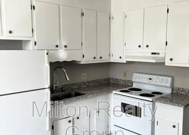 Property at 53 W Washington St, Coats, NC, 27521, 1 bed, 1 bath, [object Object]