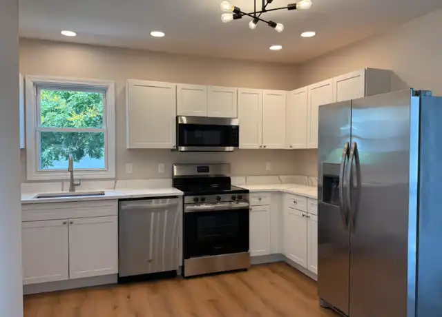 Property at 477 New Britain Rd Unit 1, Berlin, CT, 06037, 3 beds, 1 bath, [object Object]