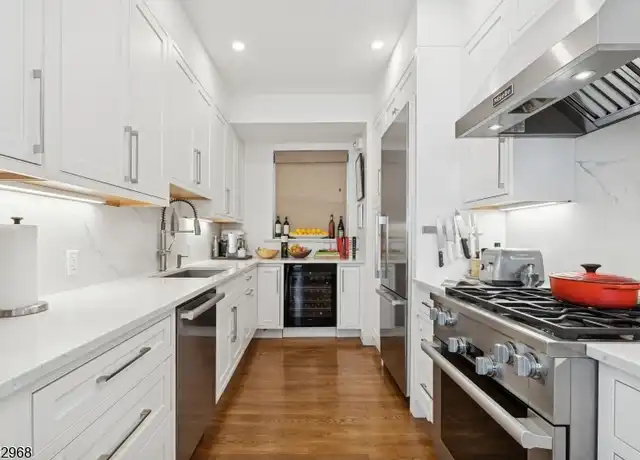 Property at 1000 Hudson St #108, Hoboken, NJ, 07030, 2 beds, 1 bath, [object Object]