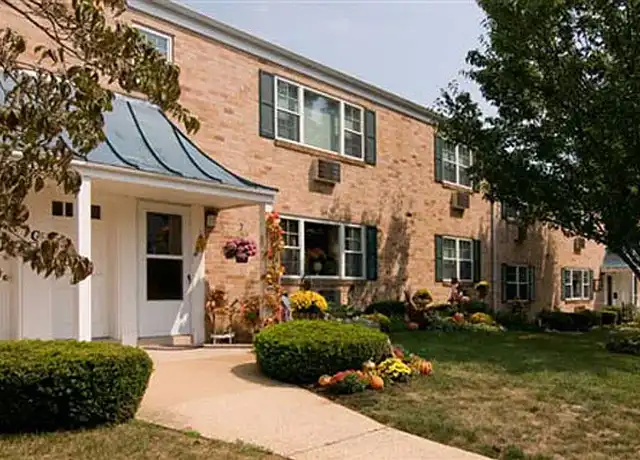 Property at Roseville House - 401 Eden Rd, Lancaster, PA, 17601, 1-2 bed, 1-2 bath, [object Object]
