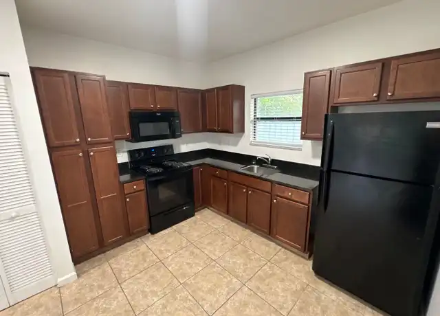 Property at 1025 NE 10th Ave #3, Fort Lauderdale, FL, 33304, 2 beds, 1 bath, [object Object]