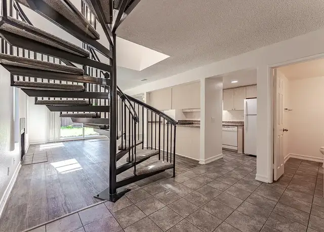 Photo of 13517 Hilleary Park Dr, Poway, CA 92064