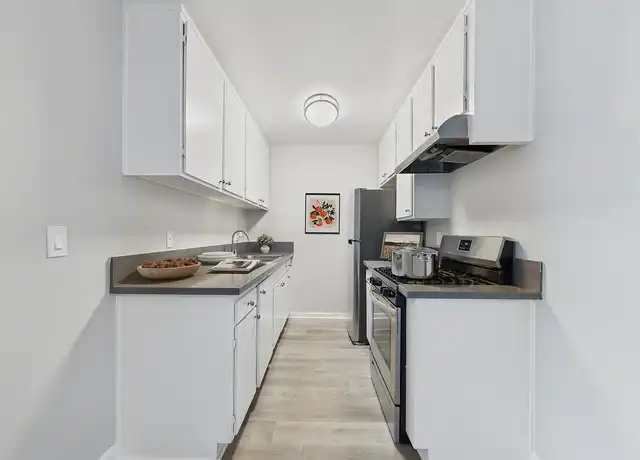 Property at Sepulveda Landmark - 9250 Sepulveda Blvd, North Hills, CA, 91343, 1 bed, 1 bath, [object Object]