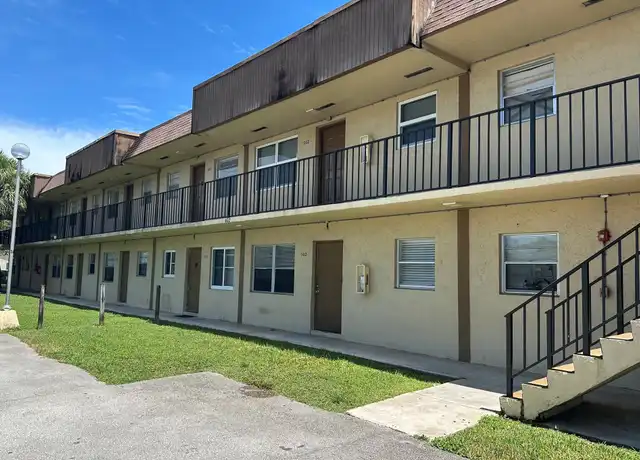 Property at 402 Lakeside Dr #206, Margate, FL, 33063, 2 beds, 1 bath, [object Object]