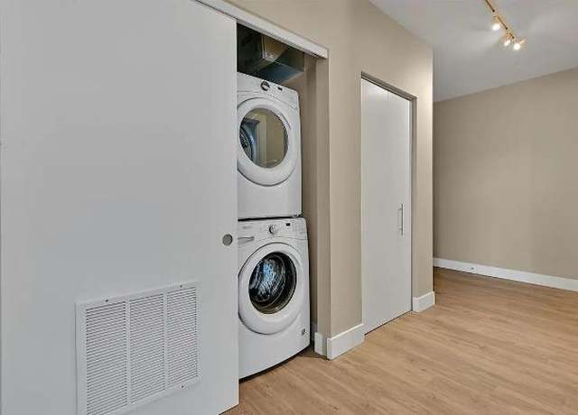 Photo of 760 Central Ave, Highland Park, IL 60035